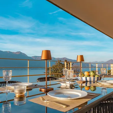 Duplex Lakeside Penthouse * Porto Valtravaglia