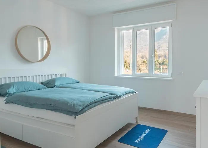 Duplex Lakeside Penthouse * Porto Valtravaglia