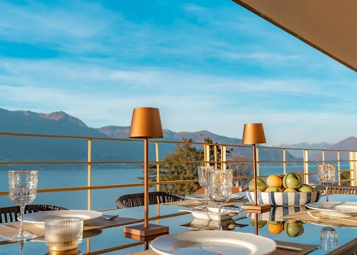 Duplex Lakeside Penthouse * Porto Valtravaglia