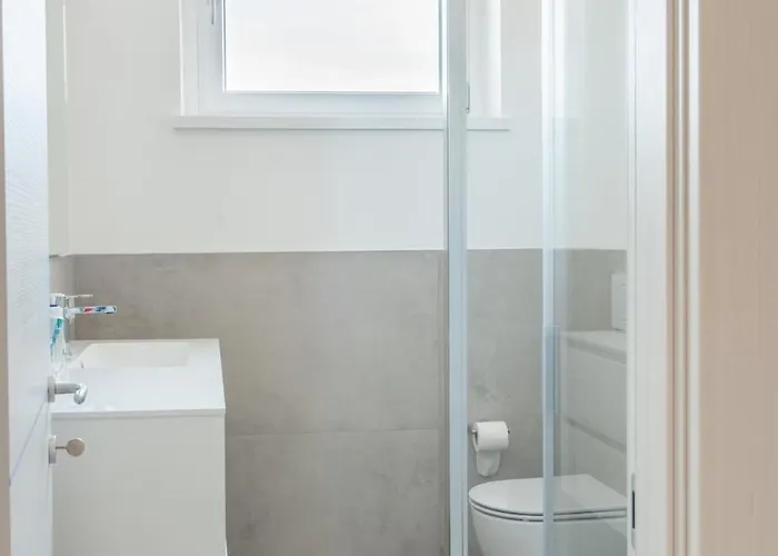 Duplex Lakeside Penthouse * Porto Valtravaglia